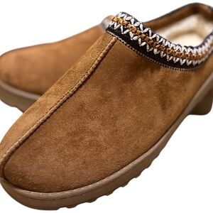 White Mountain Icebin Clog in Tan Suede